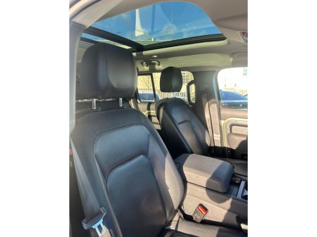 2022 Land Rover Defender - thumbnail 29