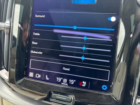 2022 Volvo XC60 B4 AWD MOMENTUM WITH EXTRAS €39,995 thumbnail