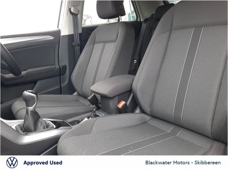 2026 Volkswagen T-Roc - view 4