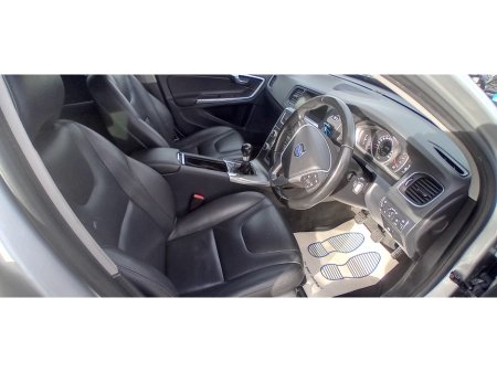 2015 Volvo V60 D2 SE 5DR...LOW MILEAGE... €10,950 thumbnail