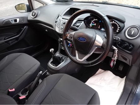 2013 Ford Fiesta - thumbnail 9