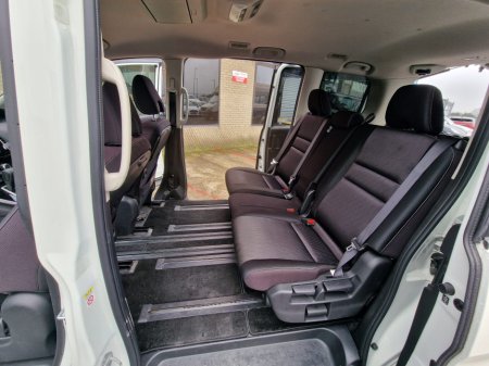 2017 Nissan Serena 2.0 PETROL HYBRID AUTOMATIC  LOW MILEAGE 8 SEATER €18,900 thumbnail