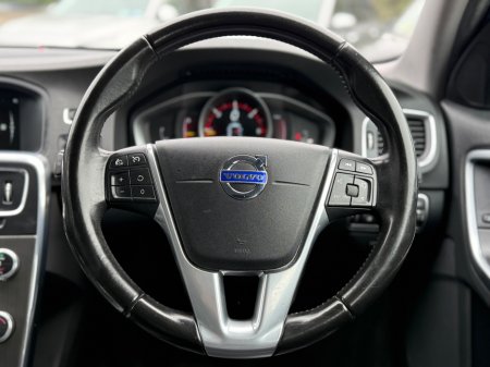 2015 Volvo S60 - thumbnail 25