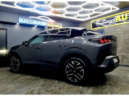 2025 Peugeot 3008 1.2 MHEV PureTech 136bhp eDCS6 Allure €35,950 thumbnail