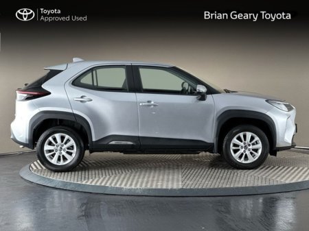 2023 Toyota Yaris Cross LUNA €27,950 thumbnail