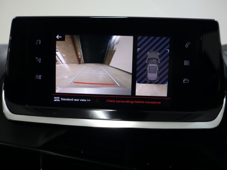 2023 Peugeot 2008 - thumbnail 16