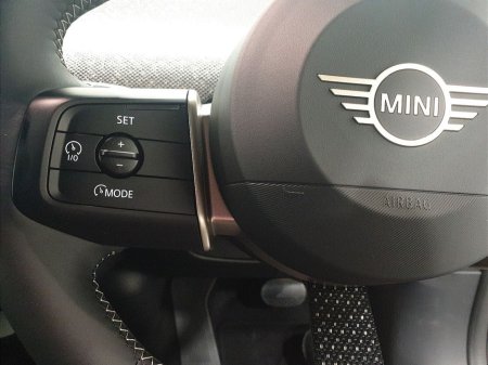 2025 MINI Hatch Cooper E €29,950 thumbnail