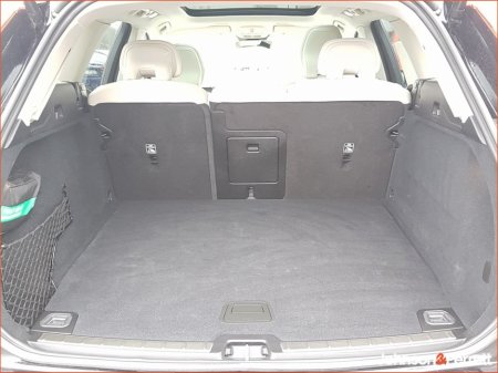 2025 Volvo XC60 T6 350 bhp AWD PHEV Plus Bright (Three Year Volvo Selekt Warranty + Two Year Volvo Service Plan) €67,900 thumbnail