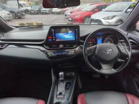 2018 Toyota C-HR C-HR HYBRID LUNA €21,000 thumbnail