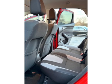 2014 Ford Focus - thumbnail 25