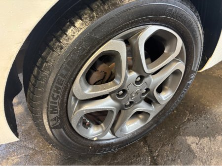 2021 Hyundai i20 - thumbnail 2