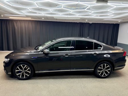 2022 Volkswagen Passat GTE S-A DSG €25,450 thumbnail