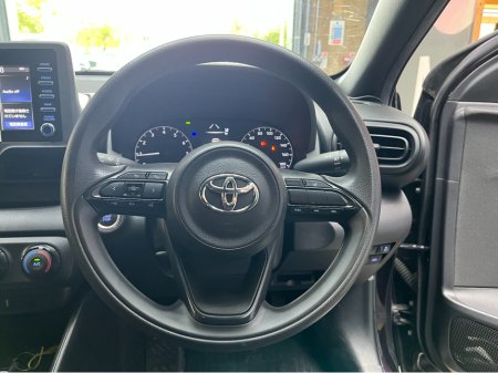 2020 Toyota Yaris - thumbnail 7