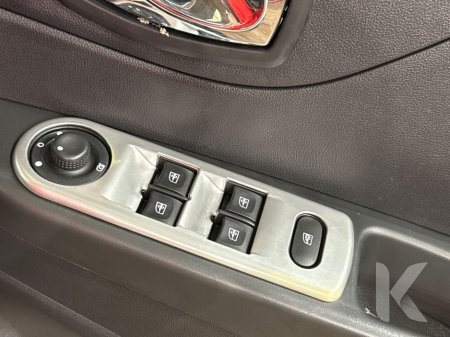 2017 Renault Captur 1.2 PETROL AUTO - CRUISE CONTROL - HEATING / AC CONTROLS - ALL ELECTRIC WINDOWS €14,450 thumbnail