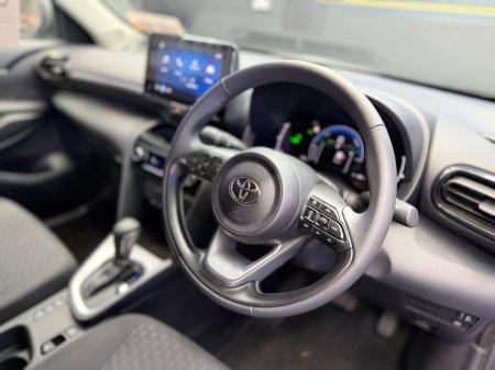 2025 Toyota Yaris Cross - thumbnail 16