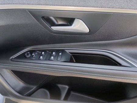 2021 Peugeot 3008 - thumbnail 6