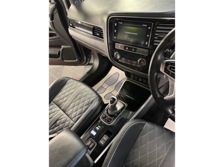 2018 Mitsubishi Outlander - thumbnail 9