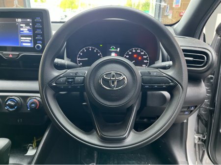 2023 Toyota Yaris - thumbnail 7