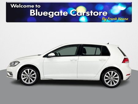 2019 Volkswagen Golf COMFORTLINE**TOUCHSCREEN MEDIA**APPLE CAR PLAY**REVERSE CAMERA**PARKING SENSORS**MULTIFUNCTIONAL STEERING WHEEL**CRUSIE CONTROL**DUAL CLIMATE**CLOTH SEATS**ELECTRIC WINDOWS**AIRCONDITIONING**ISOFIX** €19,995 thumbnail