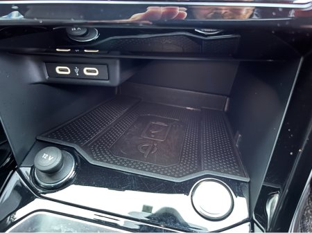 2023 Volkswagen T-Roc R-LINE AUTOMATIC 2.0 DIESEL //HALF LEATHER HEATED SEATS//REVERSE CAMERA//ADAPTIVE CRUISE CONTROL//KEYLESS ENTRY// €31,950 thumbnail