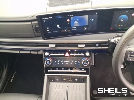 2025 Hyundai Santa Fe 1.6 PHEV 4WD Premium Calligraphy €66,950 thumbnail