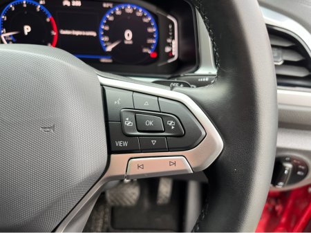 2023 Volkswagen T-Roc ACTIVE AUTOMATIC 1.5 PETROL //VERY LOW MILES//KEYLESS ENTRY//ADAPTIVE CRUISE CONTROL//BLIND SPOT WARNING// €29,950 thumbnail
