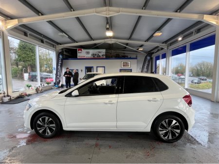 2019 Volkswagen Polo TRENDLINE 1.0 MANUAL 5SPEED 65HP 5DR €15,950 thumbnail