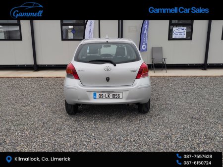 2009 Toyota Yaris - thumbnail 2