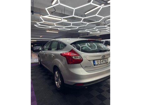 2012 Ford Focus - thumbnail 2