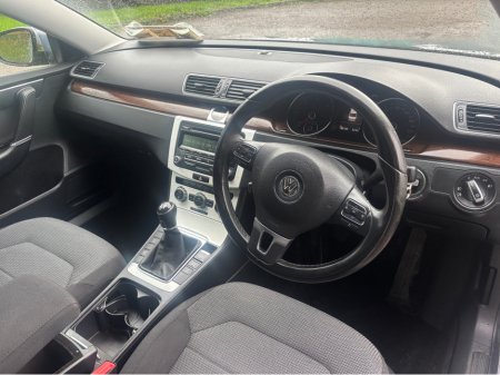 2014 Volkswagen Passat CL 1.6 TDI MANUAL 6SPEED FWD BLUEMOTION 105HP 4DR €8,995 thumbnail