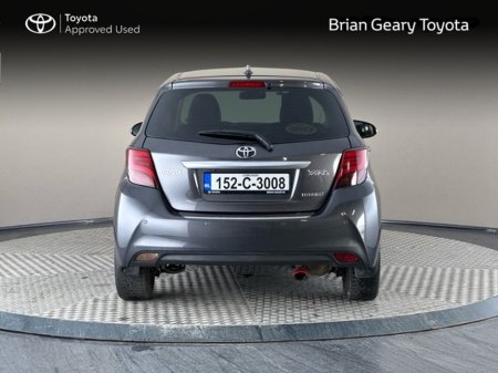 2015 Toyota Yaris - thumbnail 4