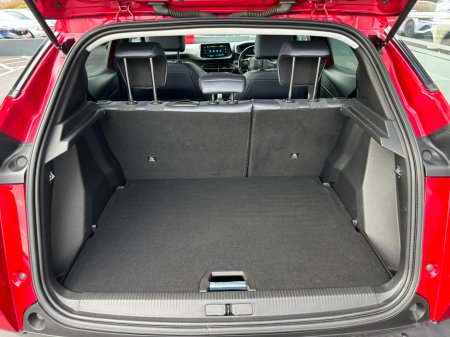 2021 Peugeot 2008 - thumbnail 32