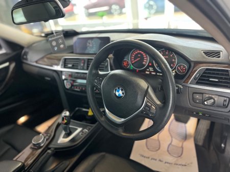 2017 BMW 3 Series - thumbnail 14