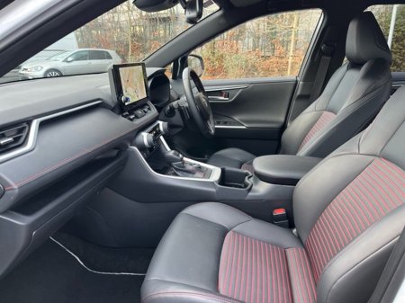 2024 Toyota Rav4 PHEV SPORT 4DR A €49,950 thumbnail
