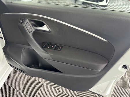 2014 Volkswagen Polo - thumbnail 6