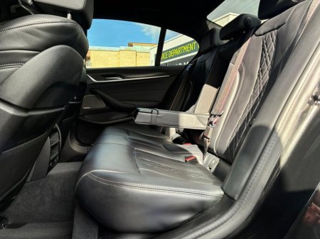 2023 BMW 5 Series - thumbnail 10