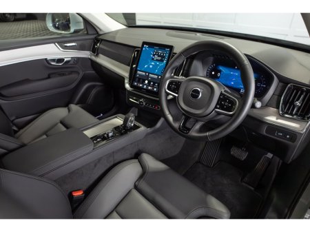 2025 Volvo XC90 - thumbnail 8