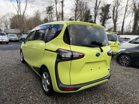 2016 Toyota Sienta  €12,500