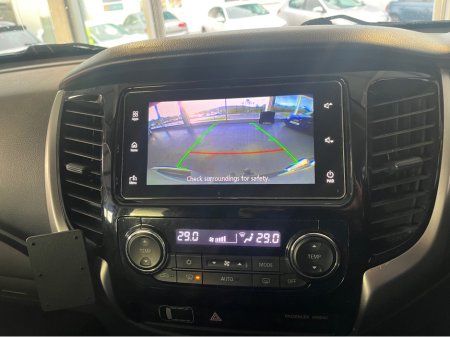 2019 Mitsubishi L200 WARRIOR DI-D 4WD DCB €23,950 thumbnail