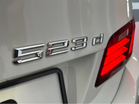 2017 BMW 5 Series - thumbnail 8