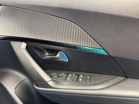 2023 Peugeot 2008 - thumbnail 11