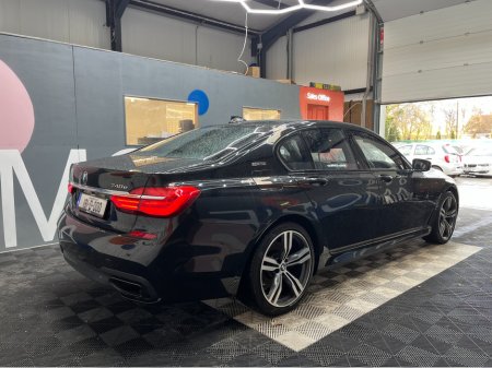 2018 BMW 7 Series 2018 BMW 740E iPERFORMANCE M-SPORT 2.0 AUTOMATIC / CRUISE CONTROL / 360° PARKING CAMERA / ELECTRIC MEMORY HEATED & MASSAGING SEATS / REAR HEATED SEATS / PADDLE SHIFTERS thumbnail