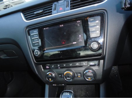 2016 Skoda Octavia 1.4 TSI SE L 150PS 5DR AUTO €11,999 thumbnail