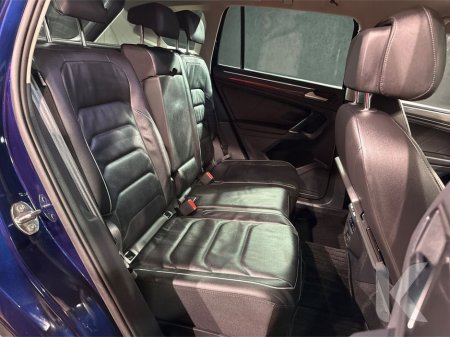 2018 Volkswagen Tiguan 2.0 TDI HIGH LINE 4WD - FULL BLACK LEATHER HEATED SEATS FRONT AND BACK - DIAMOND CUT FACTORY ALLOY WHEELS - CRUISE CONTROL - REVERSE CAMERA €29,950 thumbnail