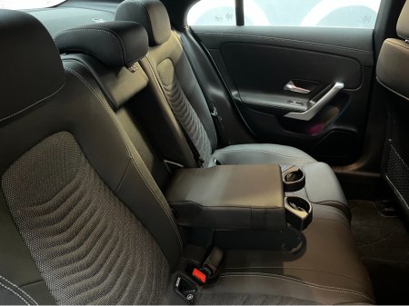 2024 Mercedes-Benz CLA Class 2024 MERCEDES-BENZ CLA200D 2.0 AUTOMATIC / CRUISE CONTROL / 360° PARKING CAMERA / ELECTRIC MEMORY & HEATED SEATS / PADDLE SHIFTERS / AMBIENT LIGHTS thumbnail