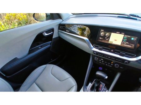 2020 Kia Niro - thumbnail 12
