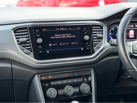 2021 Volkswagen T-Roc R-LINE - 2.0L DIESEL - AUTO - 12M WARRANTY - CAR: 1699 €29,950 thumbnail