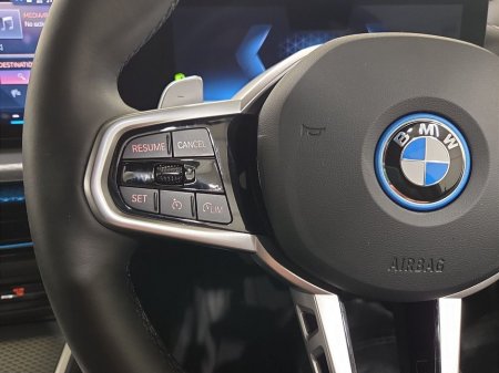 2025 BMW 3 Series - thumbnail 17