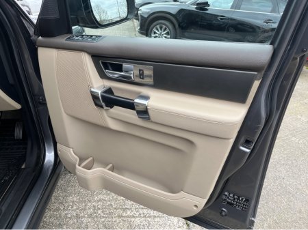 2015 Land Rover Discovery - thumbnail 13