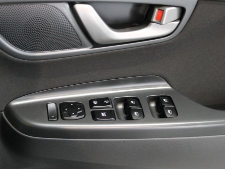 2019 Hyundai Kona - thumbnail 27